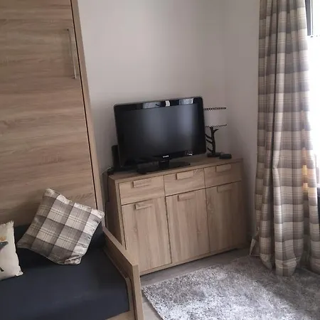 Bear Hutte Near Billa