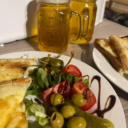 Bear Hutte Near Billa