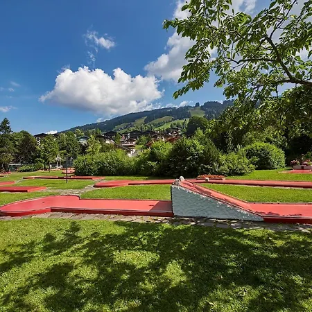 Bear Hutte Near Billa