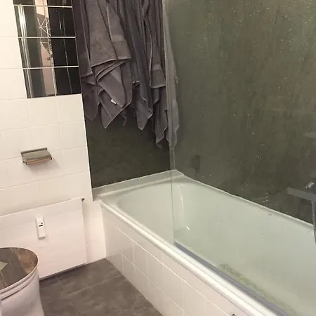 Bear Hutte Near Billa