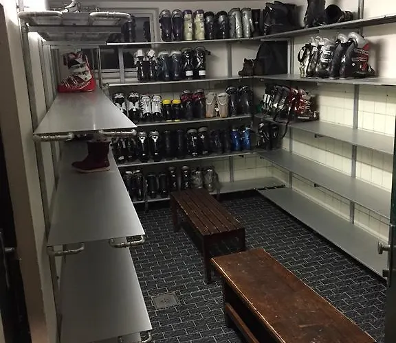 Bear Hutte Near Billa